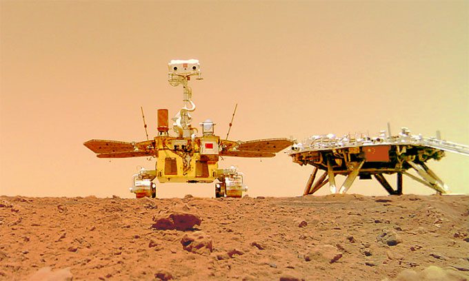 China's Zhurong rover and landing station on Mars.