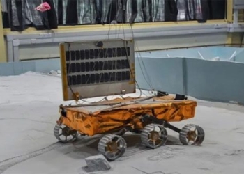 robot india detects many elements at the south pole of the moon 129528