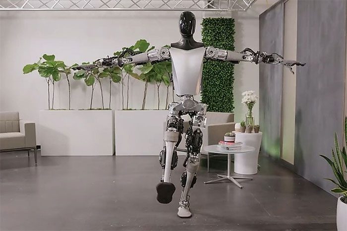 Optimus robot has been able to adapt to unexpected situations