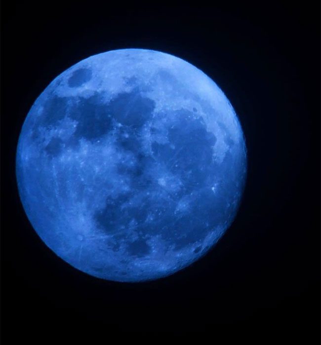 Blue supermoon in the Vietnamese sky on August 30