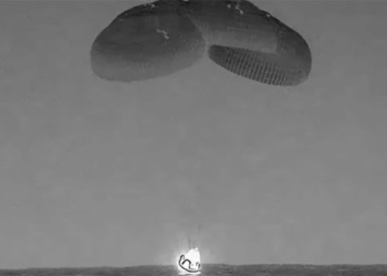 spacex ship for 4 astronauts lands safely in the ocean 129598
