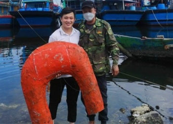 students use flare to locate drowning victim 130536