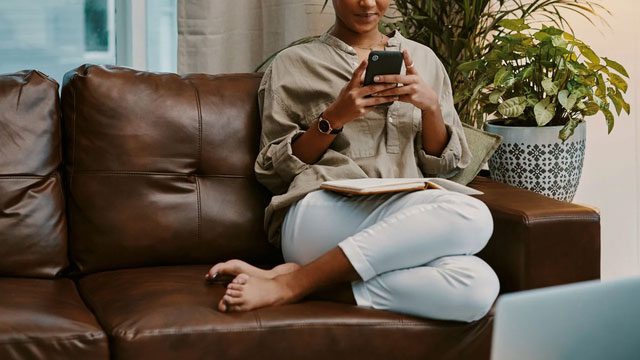 Many people use apps to find ways to overcome heartbreak.