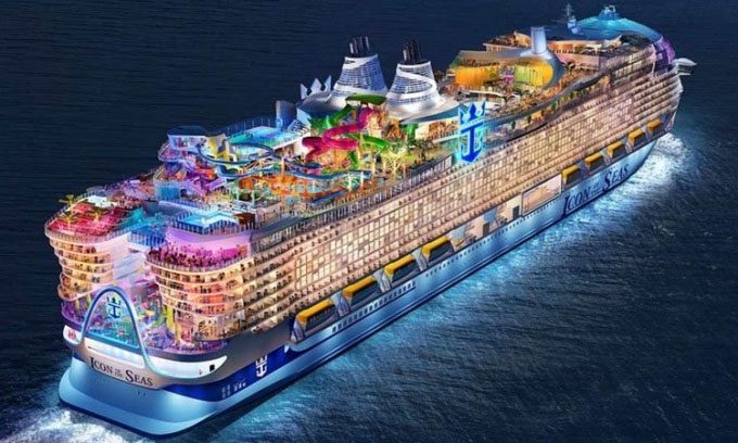 Icon of the Seas measures 365m in length and weighs 250,800 tons.