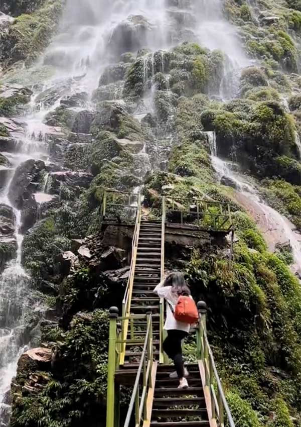 Ong Chua Waterfall