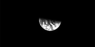 the amazing photo of earth in 1 3 seconds light test article of japan 130113