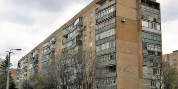 the building that brings bad luck causes residents to suffer from illness 130790