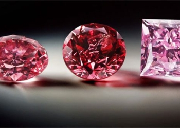 the earth separates the pink diamond tran on the surface in australia 129901