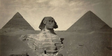 the first pyramid in egypt was built when 130795