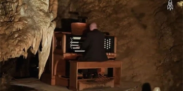the largest musical instrument in the world 14 100m2 made from hang dong 130890