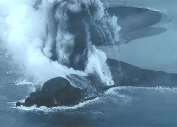 the new volcano of japan erupts again 131353
