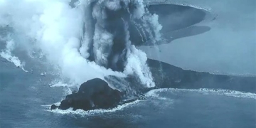 the new volcano of japan erupts again 131353