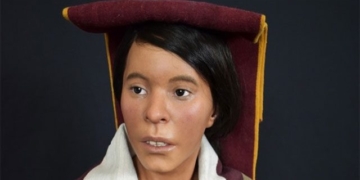 the portrait of the female figure represented on the andes peak 130609