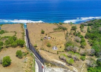 the road of highland beautiful exotic in the impressive tourist paradise but also controversial 130757