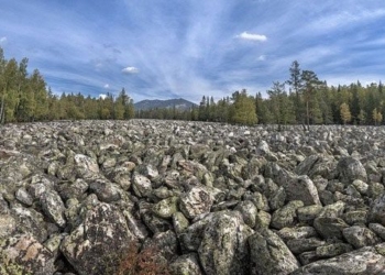 there is a strange river in russia without water but still hears the sound of water flowing year round 129283
