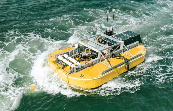 Floating desalination device.