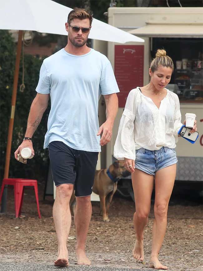  "Thor" Chris Hemsworth has been spotted comfortably going barefoot around the city. 