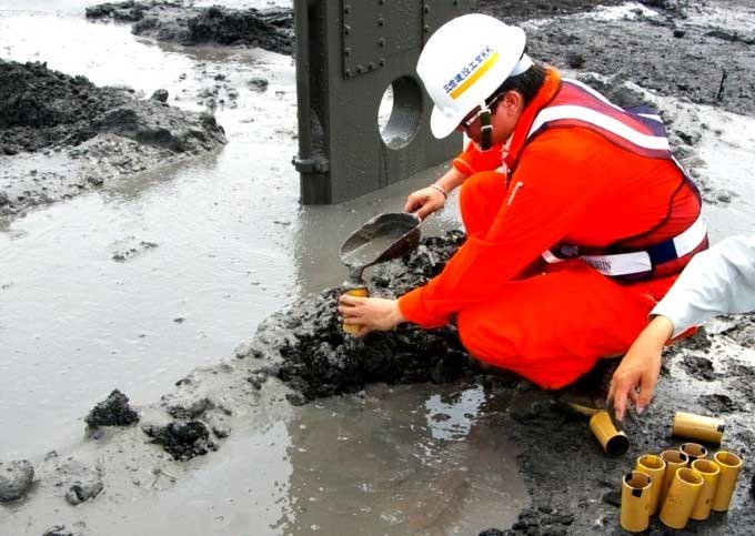 Section for collecting sludge waste at the plant for research