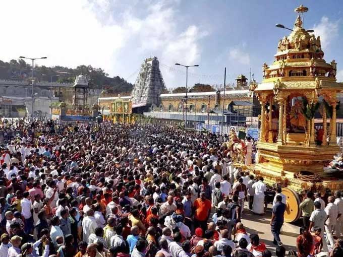 Devotees come to pilgrimage.