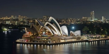 top 10 most beautiful cities at night in the world 130075