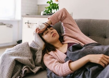 top 7 common mistakes when wearing cold clothes that cause long term illness 130891