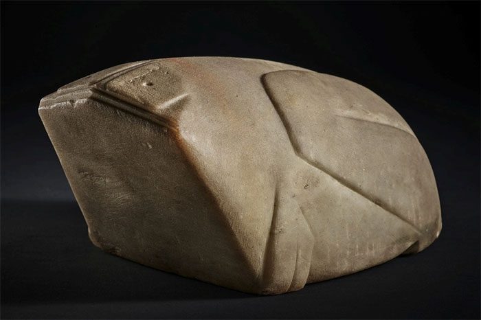 The frog statue dating back approximately 3,000 years.