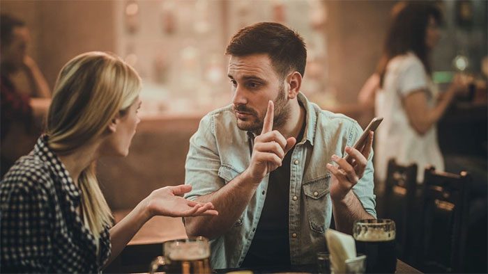 Smartphones can assess blood alcohol levels while we drink.