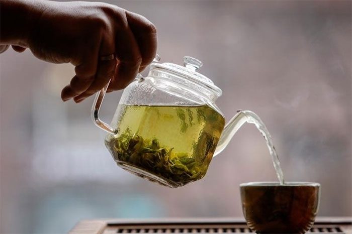 Natural components in oolong tea leaves can slow down the aging process.