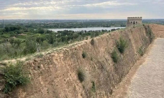 A section built with living mortar from the Great Wall
