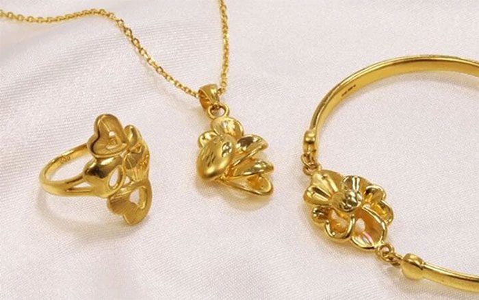 14K gold is harder than pure gold.