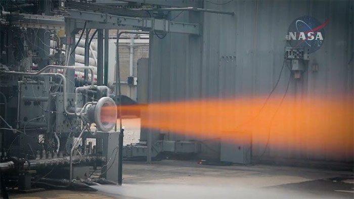 Testing the 3D-printed rocket engine nozzle.