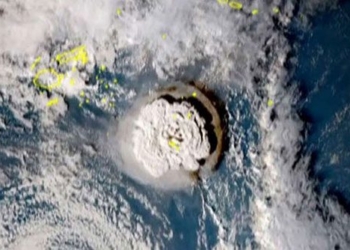 volcano in tonga erupts creating fast moving tsunami 129723