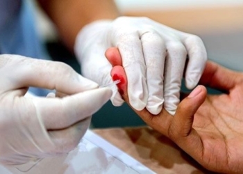 who is allowed to take hiv test sample 129353