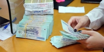 why withdraw money from the bank just go on day 131147