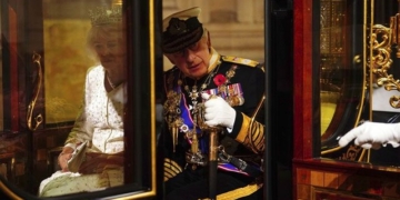 why you must arrest a physicist when king charles iii attends the uk parliament 130914