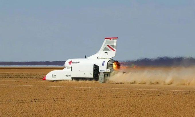 The Bloodhound LSR racing car on a test track.