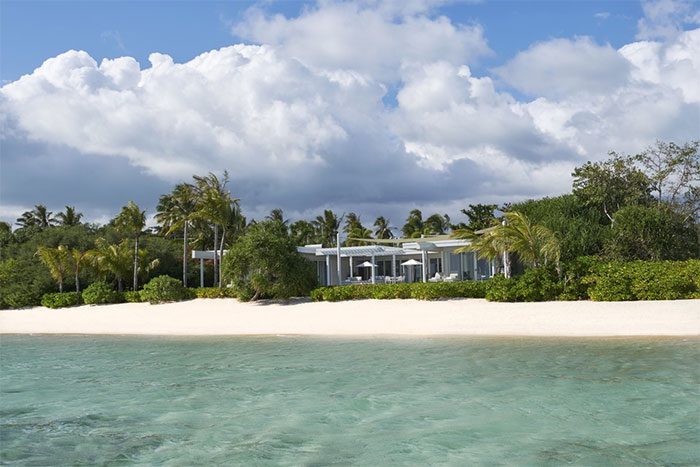 The resort has 6 beachfront villas, each with infinity pools and private hot tubs.