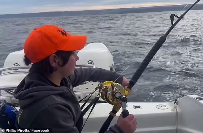 The giant tuna caught by Jakim Azzopardi in Apollo Bay on July 4th.