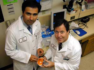 Mark Humayun (left) & Eugene de Juan