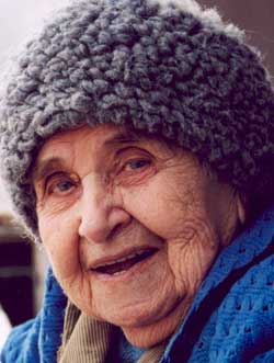 Elderly individuals need to consume easily digestible foods to avoid issues like choking, hiccups, bloating, and constipation.