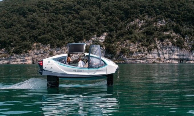SeaBubbles flying taxi starts passenger service from July 2023