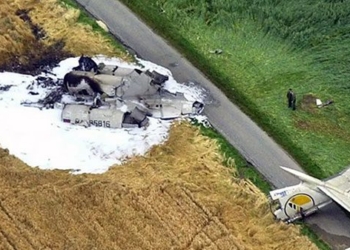 aircraft disaster germany 2 planes collide at right angle in air 71 people killed 128413