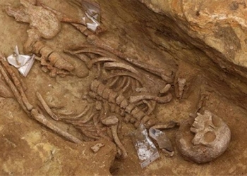 ancient cemetery 2000 years old in paris capital 127064
