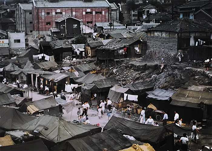 A bustling corner of Namdaemun Market in Seoul