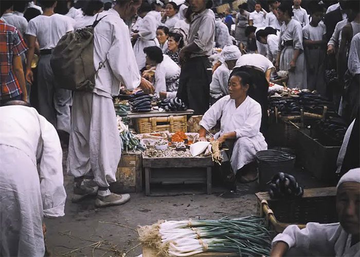 Bustling streets of Seoul filled with vendors