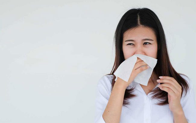 Wearing damp clothing for long periods promotes Stachybotrys chartarum, causing respiratory infections.