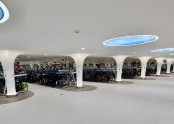 bike parking underwater in holland catches the worlds attention 127155