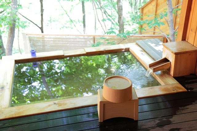 Wooden Bathtubs Used in Japan