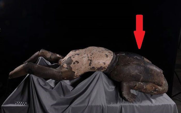 Experts conclude that the figure describes a circus performer.