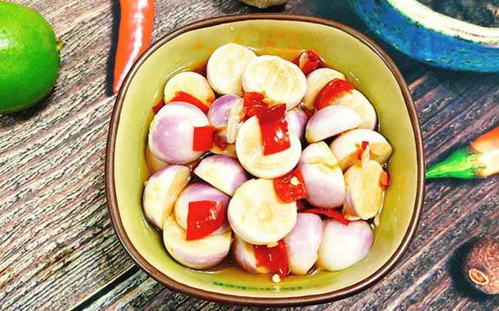 Pickled eggplant that has not been fermented enough contains the toxin solanine.